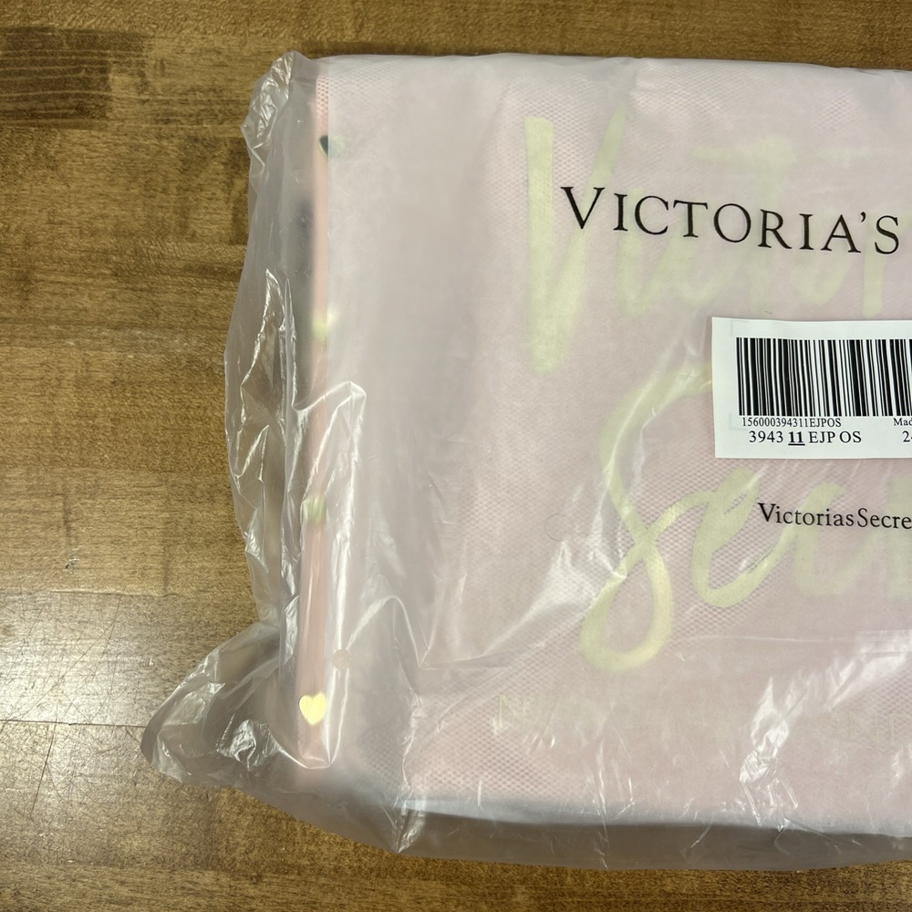 Victoria's Secret Tote Bag New York, London, Shanghai Pink Gold Hearts Black - Picture 3 of 11